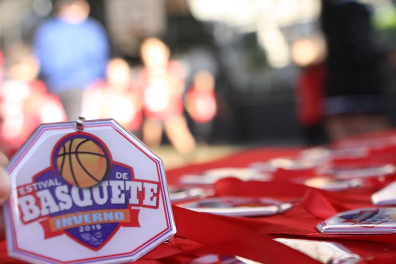 Festival de Basquete 60 anos Caiçaras movimenta crianças e ADOLESCENTES no  clube - Clube Caiçaras