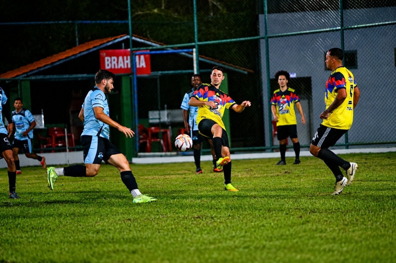 Noticia goleadas-e-muitos-gols-marcam-os-primeiros-jogos-do-campeonato-de-futebol