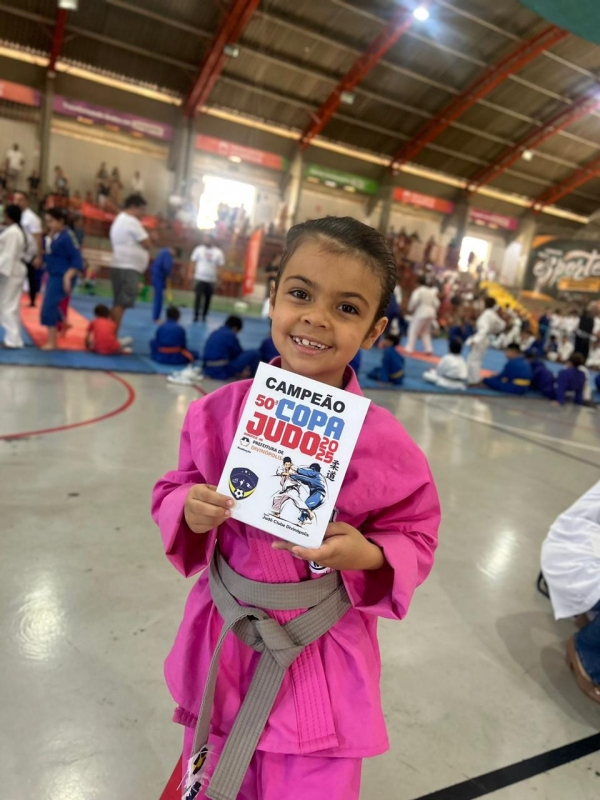 Galeria estrela-brilha-e-conquista-23-medalhas-na-50-copa-de-judo-em-divinopolis